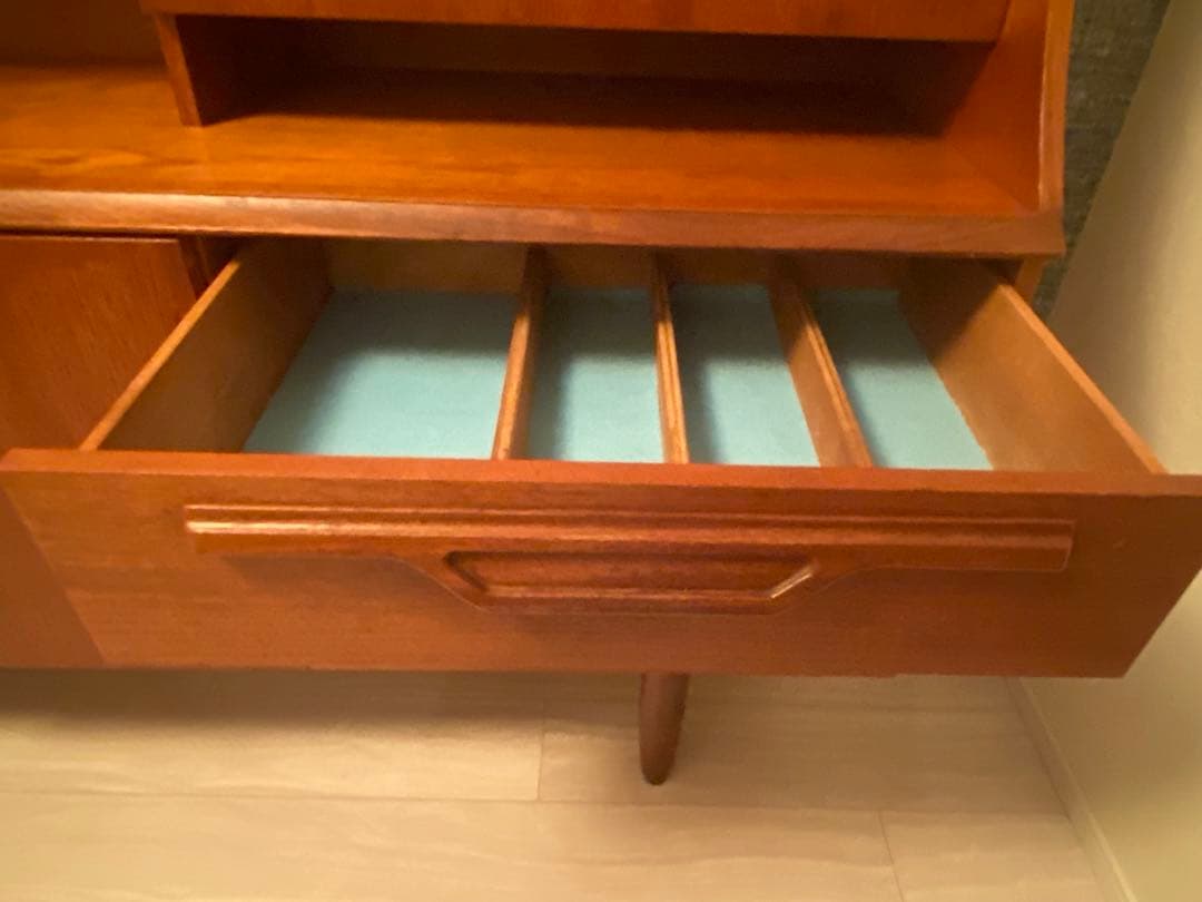 【最終値下】イギリス　ヴィンテージサイドボード