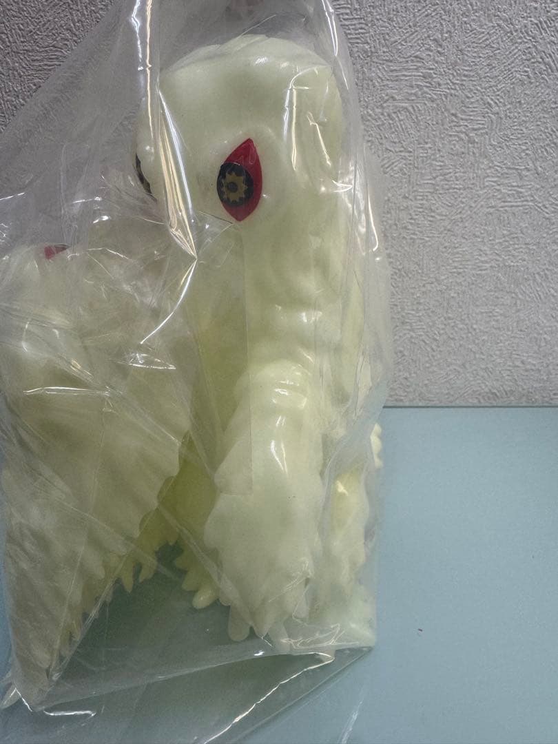 ゴジラ・ストア限定　ヘドラ蓄光セット　GID Red Eyes Ver. Set