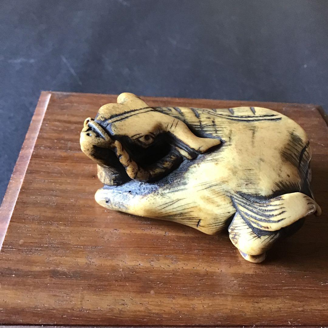 大根付け　「牛」　江戸時代保証　材質日本ホンシュウ鹿角　　　　　N