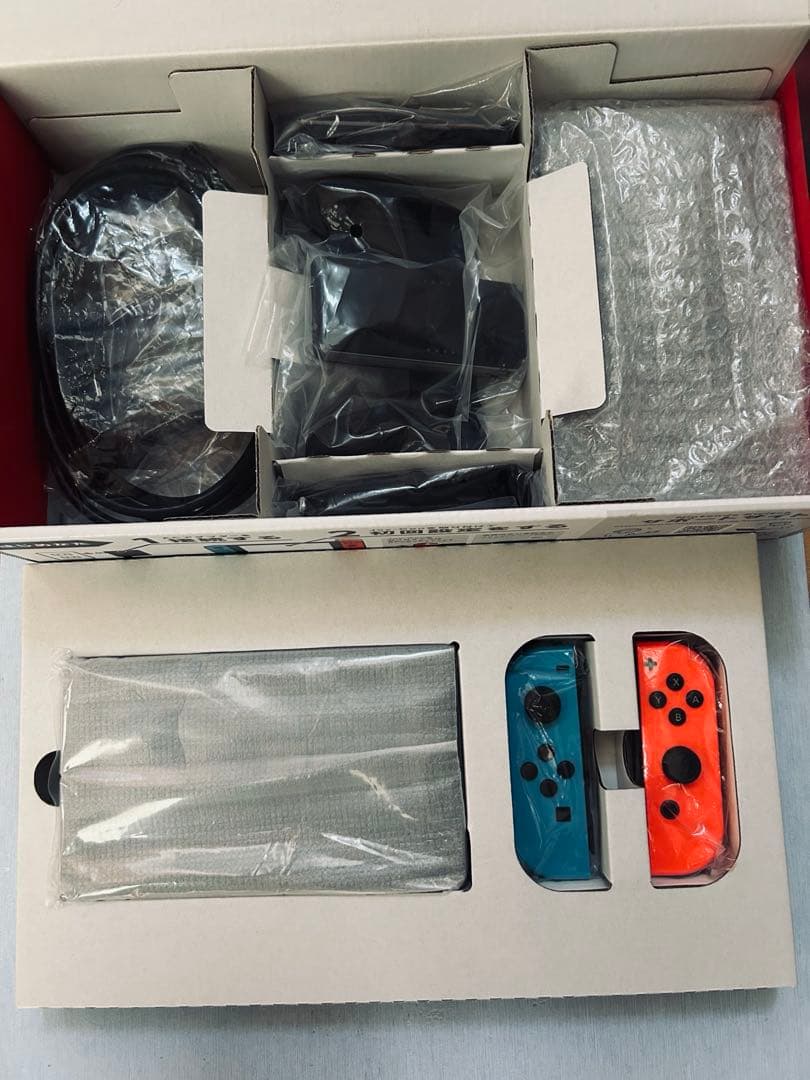 Nintendo Switchセット　ネオンブルー/レッド(バッテリー強化版)