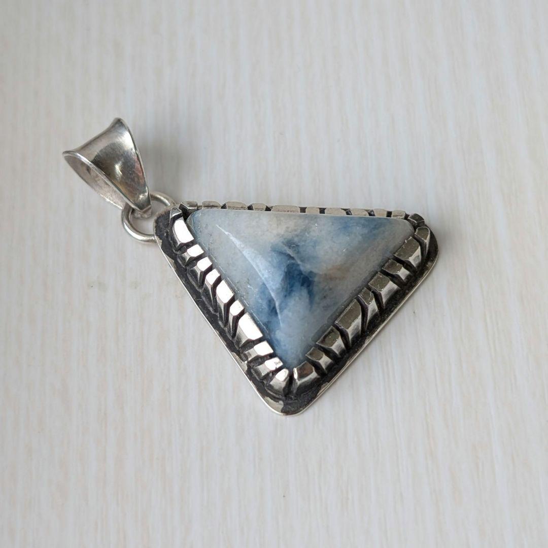 ハンドメイドの入りコン沢　ペンダントトップ　糸魚川翡翠