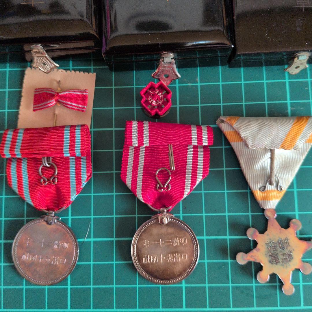 功労章、会員章、記章、微章、瑞宝章等　13点まとめて