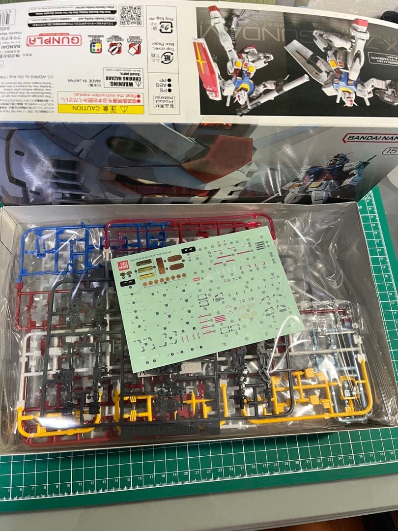 RG MSN-02 ジオング(専用デカール付き)