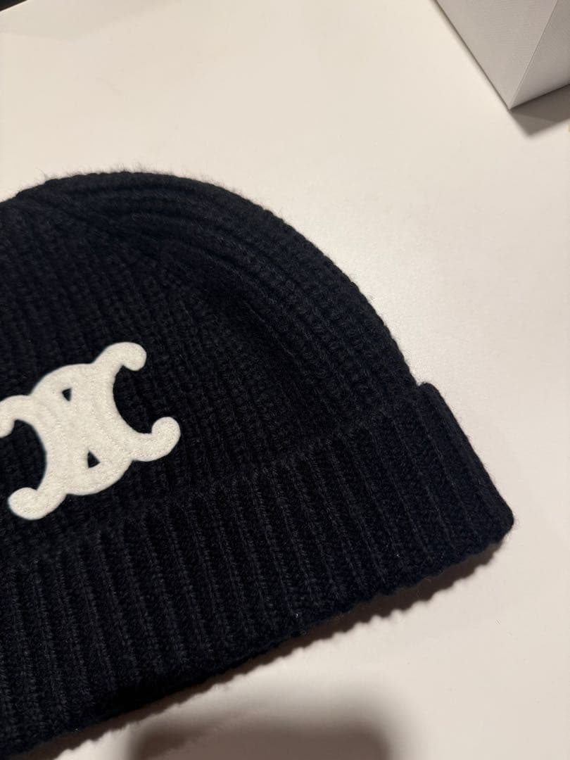 ほぼ未使用！セリーヌ CELINE トリオンフ ニットキャップ