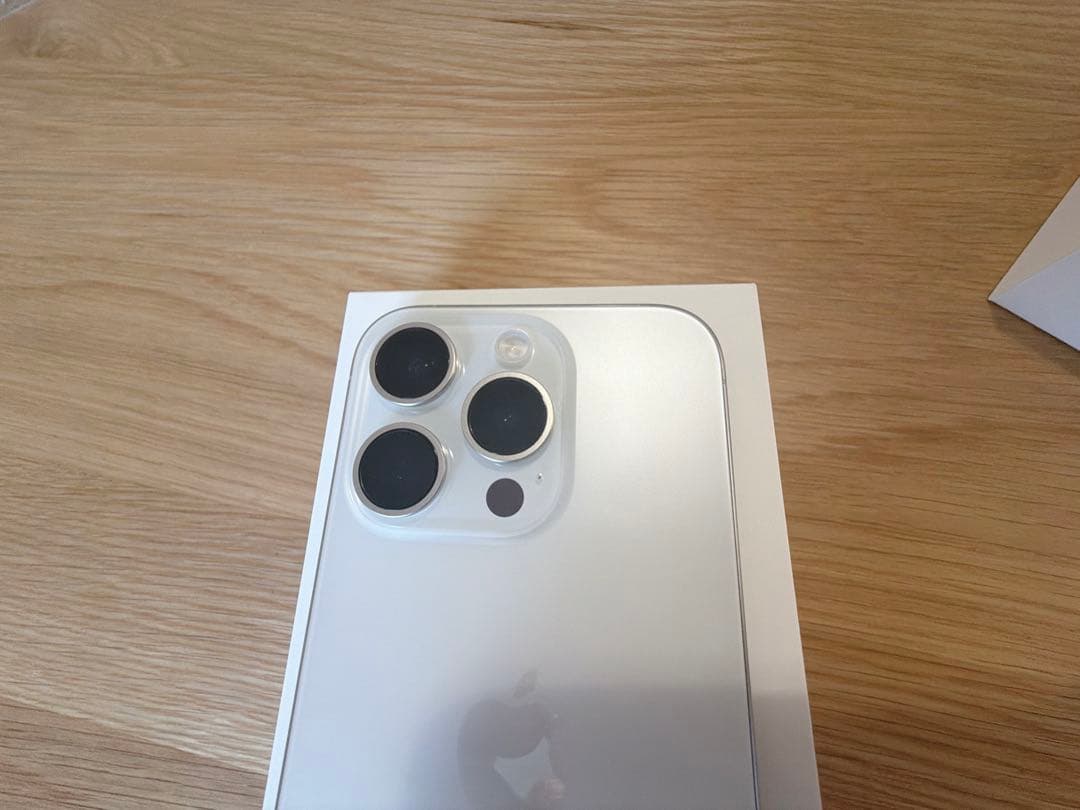 Apple iPhone 15Pro 128GB ホワイトチタニウム