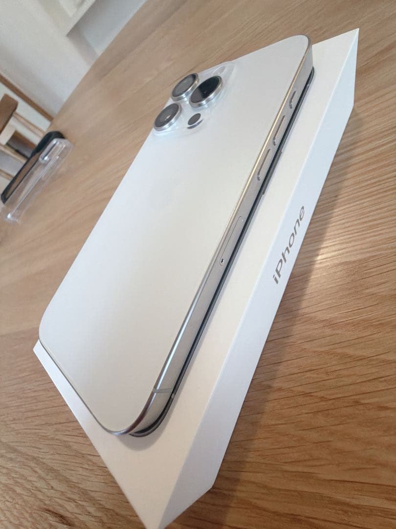 Apple iPhone 15Pro 128GB ホワイトチタニウム