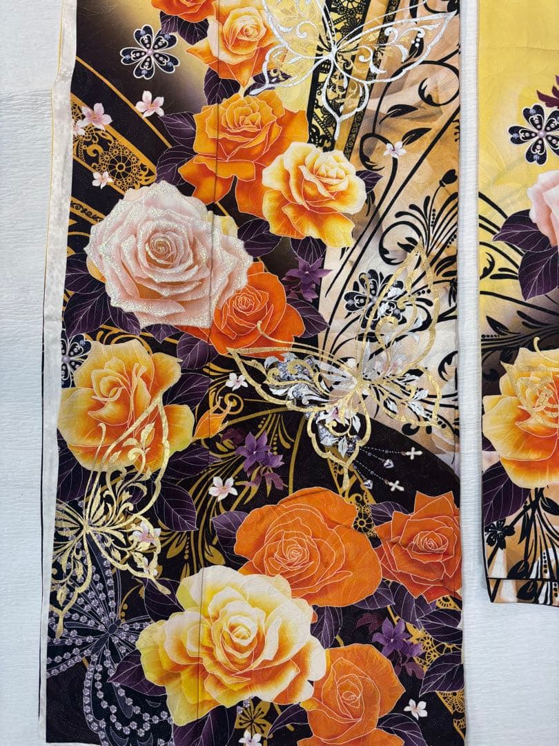 華やか！　振袖　古典　黄色　薔薇　バラ　蝶　刺繍　金　キラキラ　Mサイズ