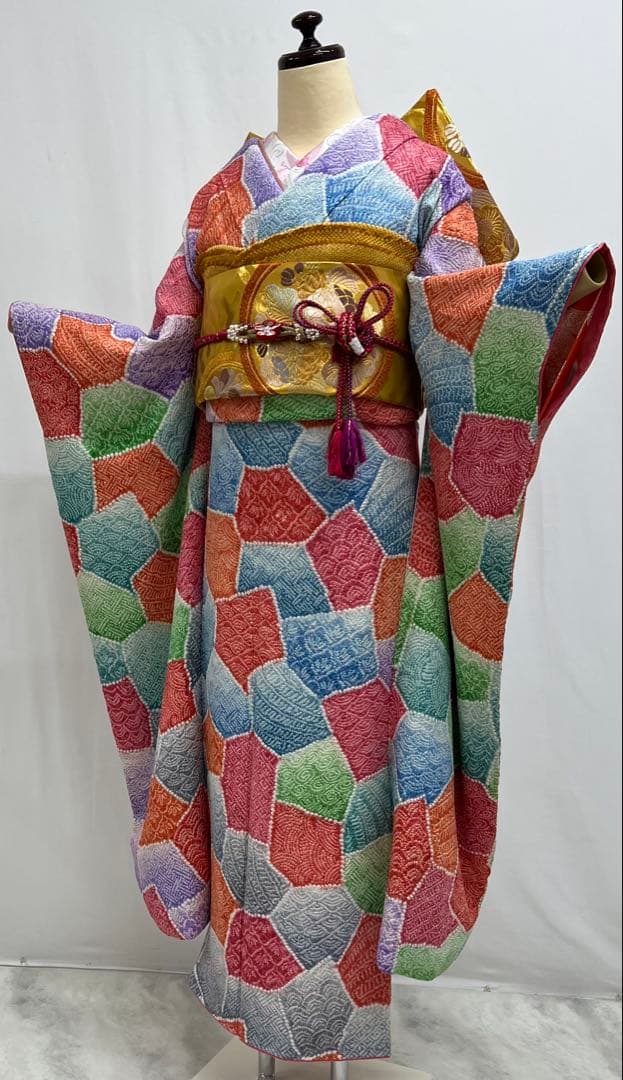 豪華！総絞り　名品　振り袖　フルセット　別誂長襦袢　総絵羽紋様　珍品　可愛い