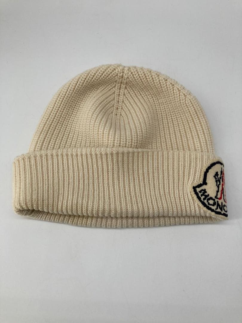 15669✨モンクレール 24年 ニット帽 ビッグロゴ ホワイト