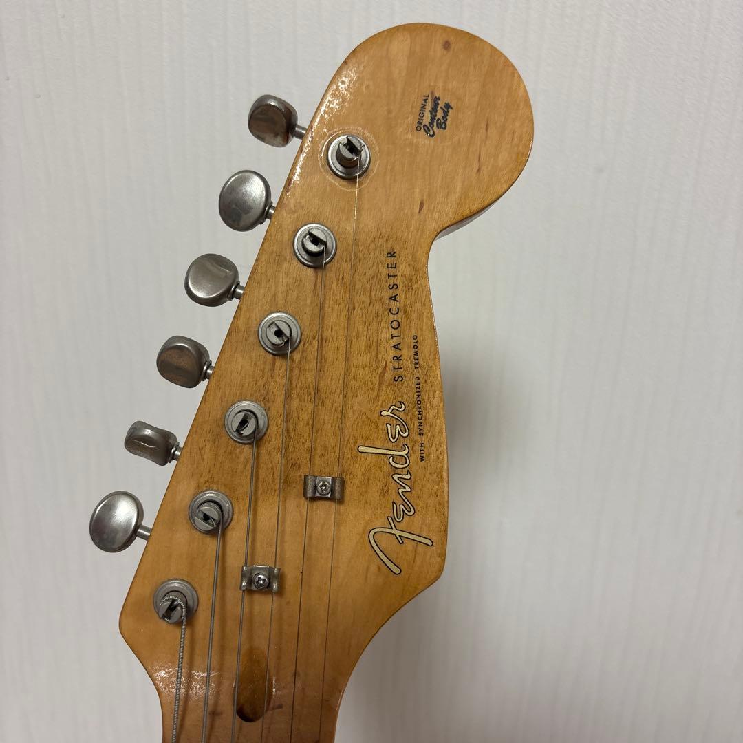 Stratocaster ゴールドラメ