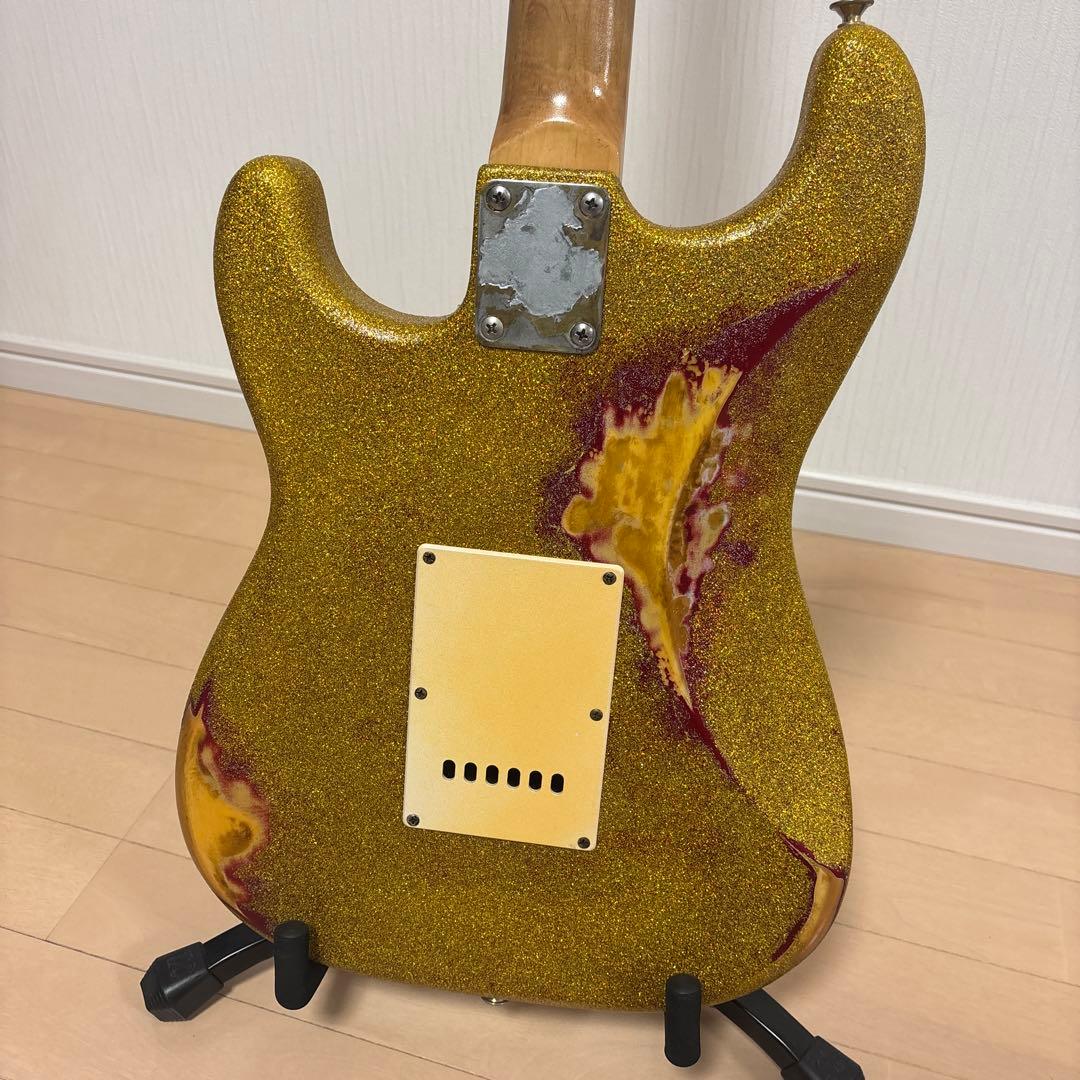 Stratocaster ゴールドラメ