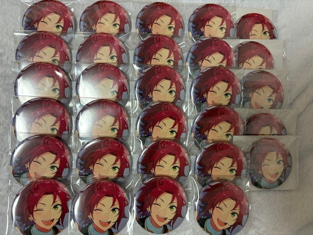 衣更真緒 缶バッジ