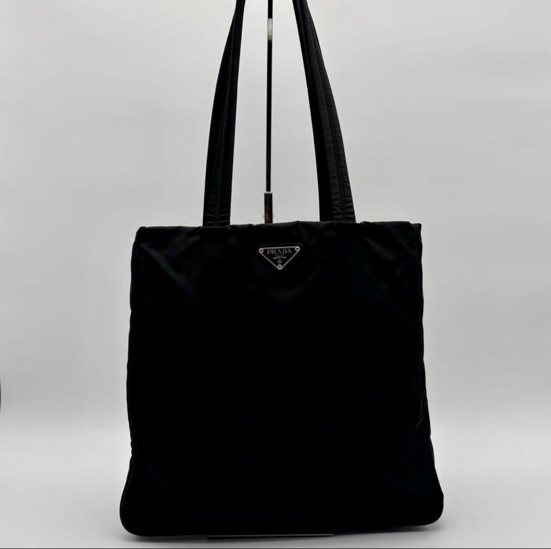 美品✨プラダ　トートバッグ　三角ロゴ　テーストナイロン　ネロ　ブラック　A4