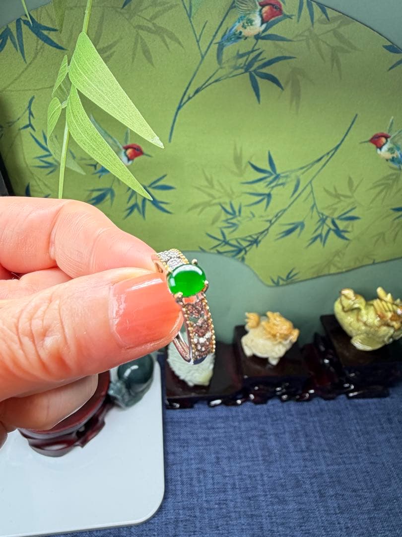 貴重❣️ミャンマー産天然本翡翠　帝王緑、濃厚な満緑カラー翡翠リング　鑑定書付き