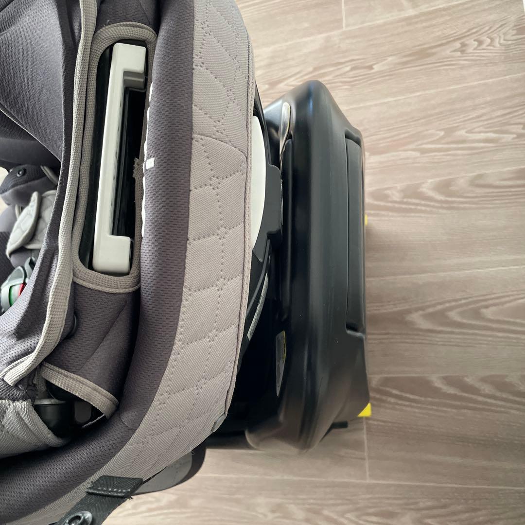 アップリカ フラディア グロウ　プレミアム　 ISOFIX 　チャイルドシート