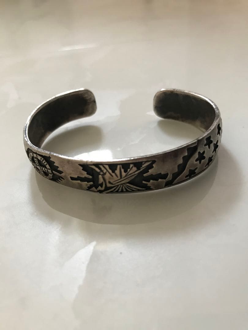 ナバホ　ヴィンテージ　バングル　【良柄】