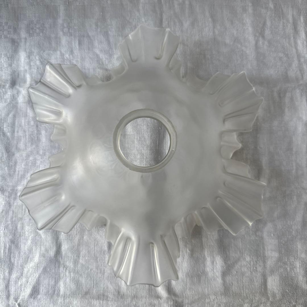 フランスアンティーク　ガラスシェード　フロストガラス　フリルシェード