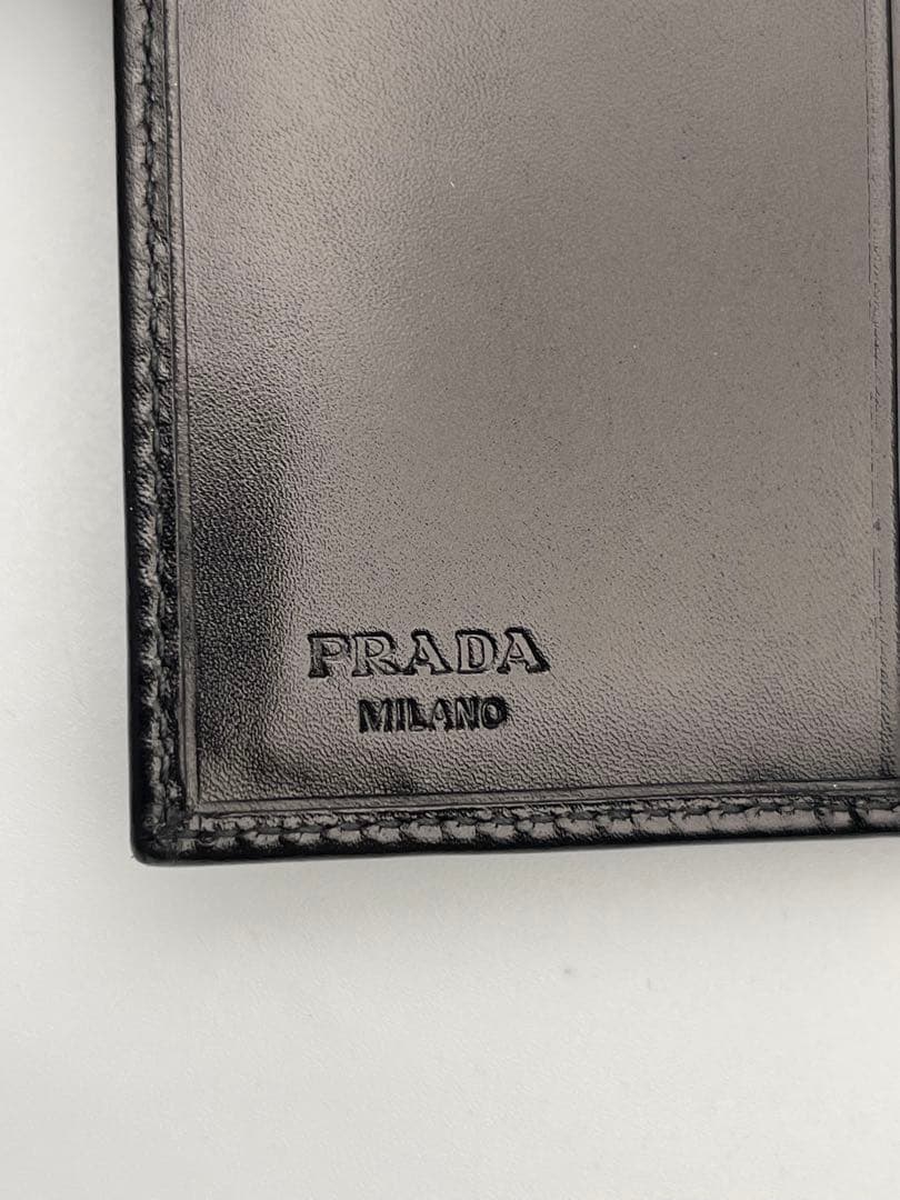 PRADA ブラックレザー 箱付き 未使用品 財布