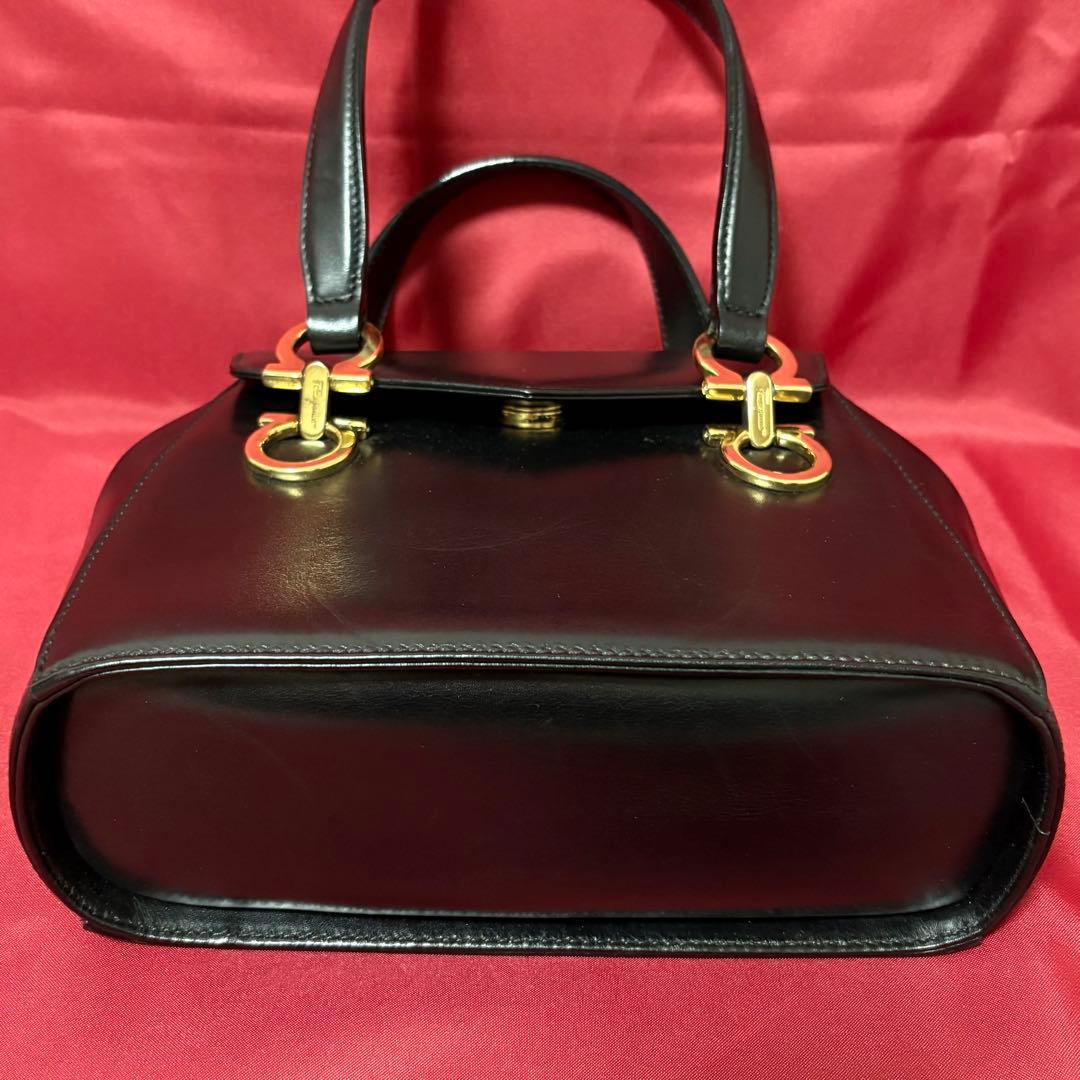 サルバトーレフェラガモ　2way ガンチーニ　ショルダーバッグ　レザー