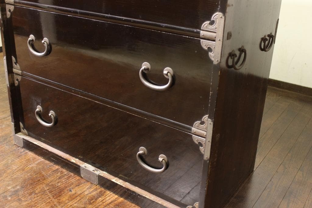 シンプルな四段引出しの時代箪笥 庄内箪笥/チェスト/古家具/古民藝/レトロ