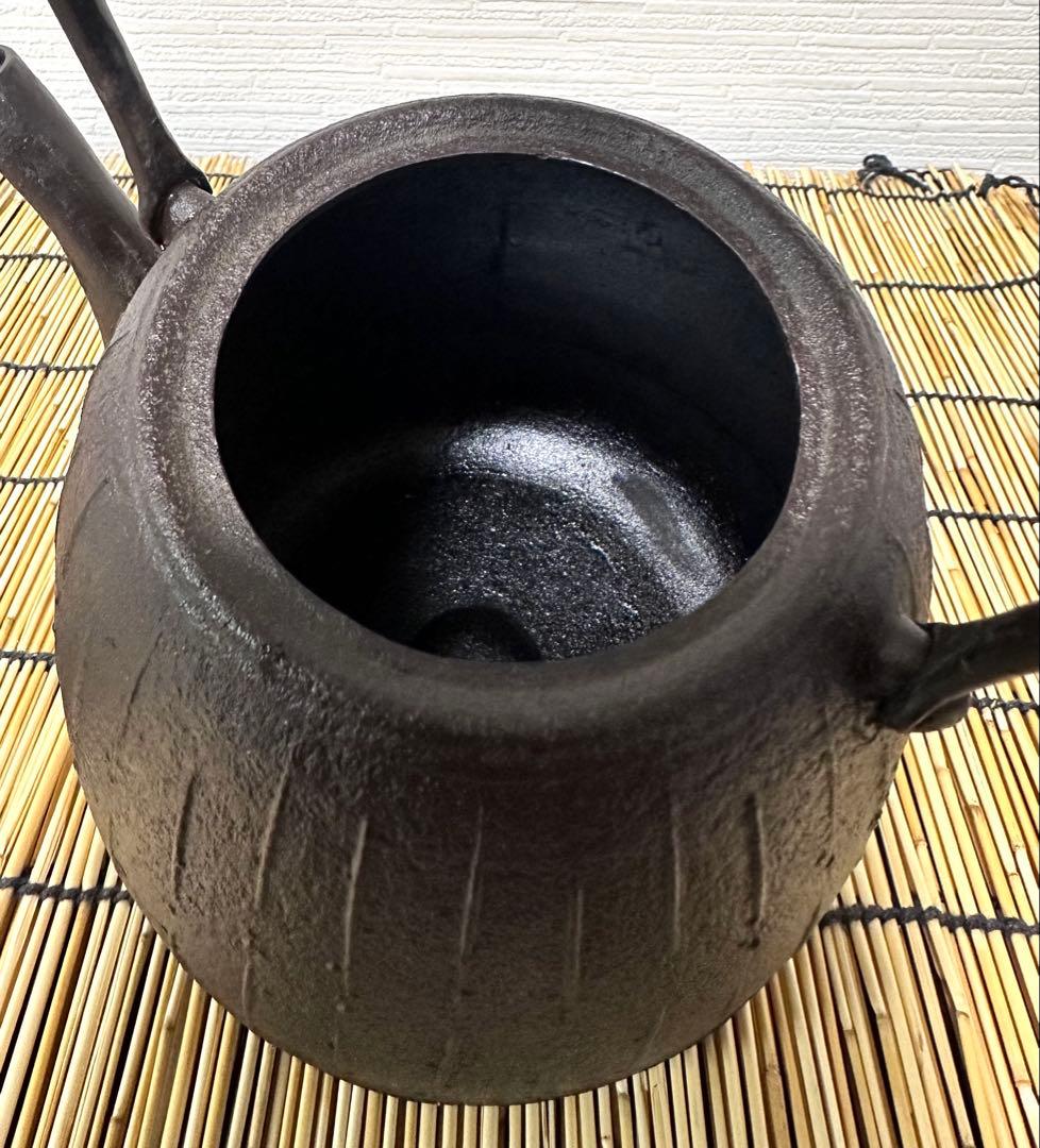 未使用、供箱等付属品付　南部盛栄堂販売 南部鉄瓶作家 及川 恒作 １５型雨地文