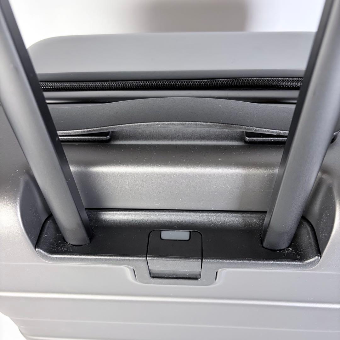 無印良品　バーを自由に調節できるキャリーケース36Lストッパー付き機内持ち込み