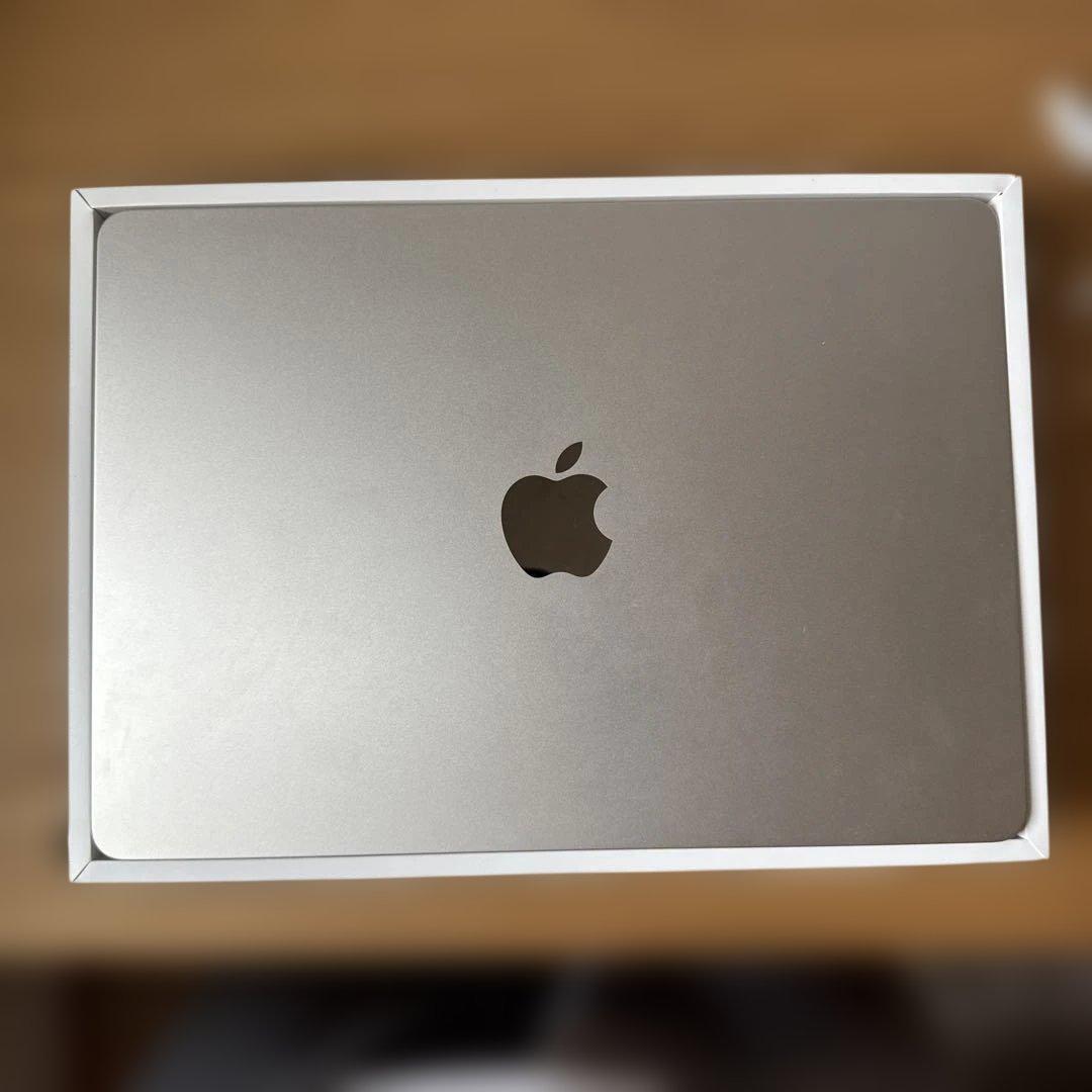 Apple MacBookAir M2 13.6インチ　8GB 256GB