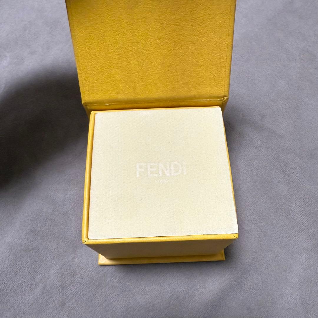 FENDI ロゴフープピアス