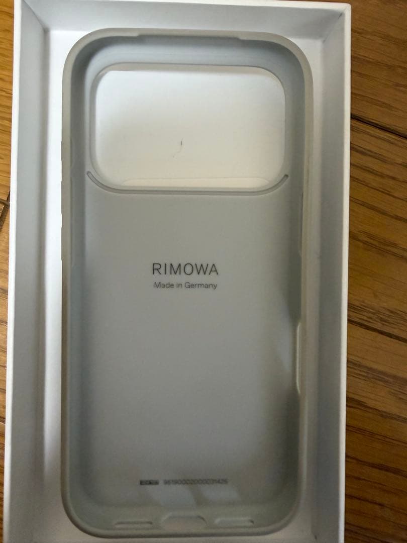 RIMOWA iPhone 17pro ケース