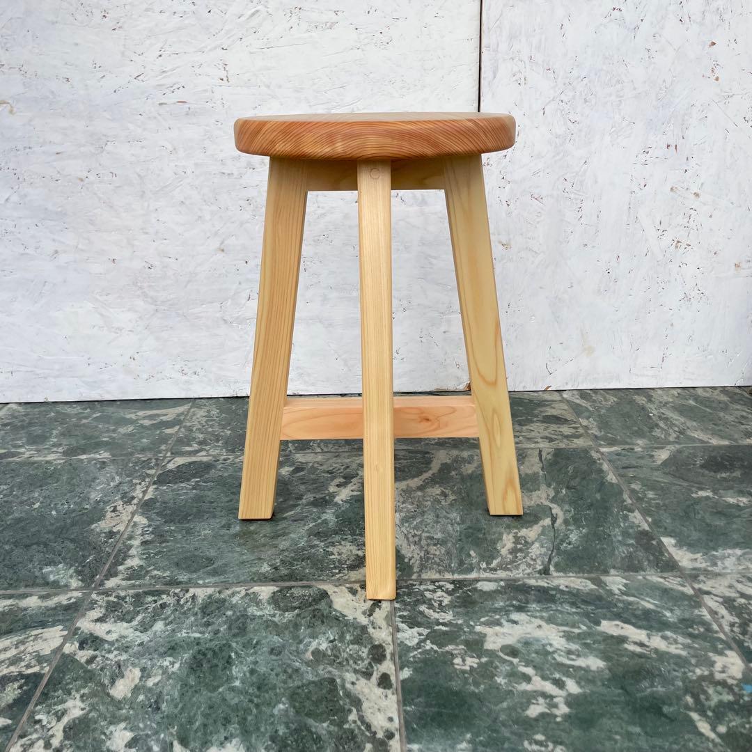 シカタ　丸椅子　木製スツール