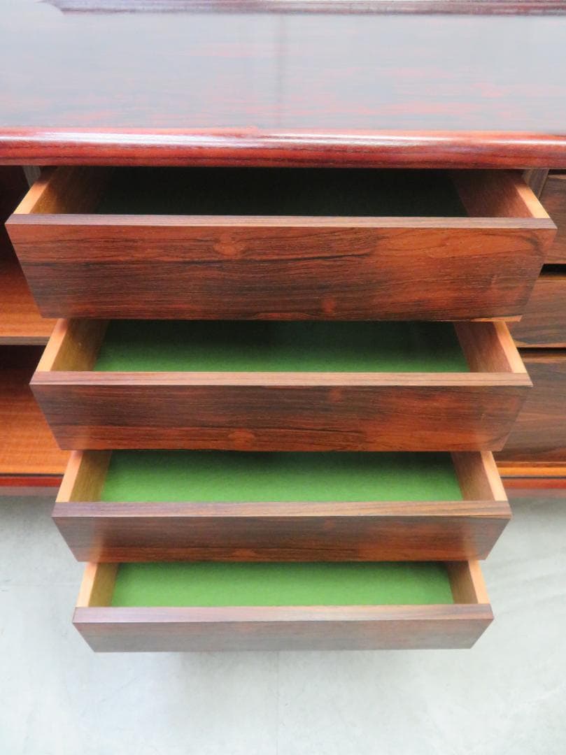 ヴィンテージ■ローズウッド■蛇腹扉■コクヨサイドボード■ミッドセンチュリー■北欧