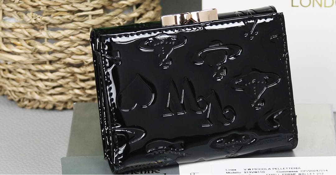 エナメル三つ折り財布 ブラック-110