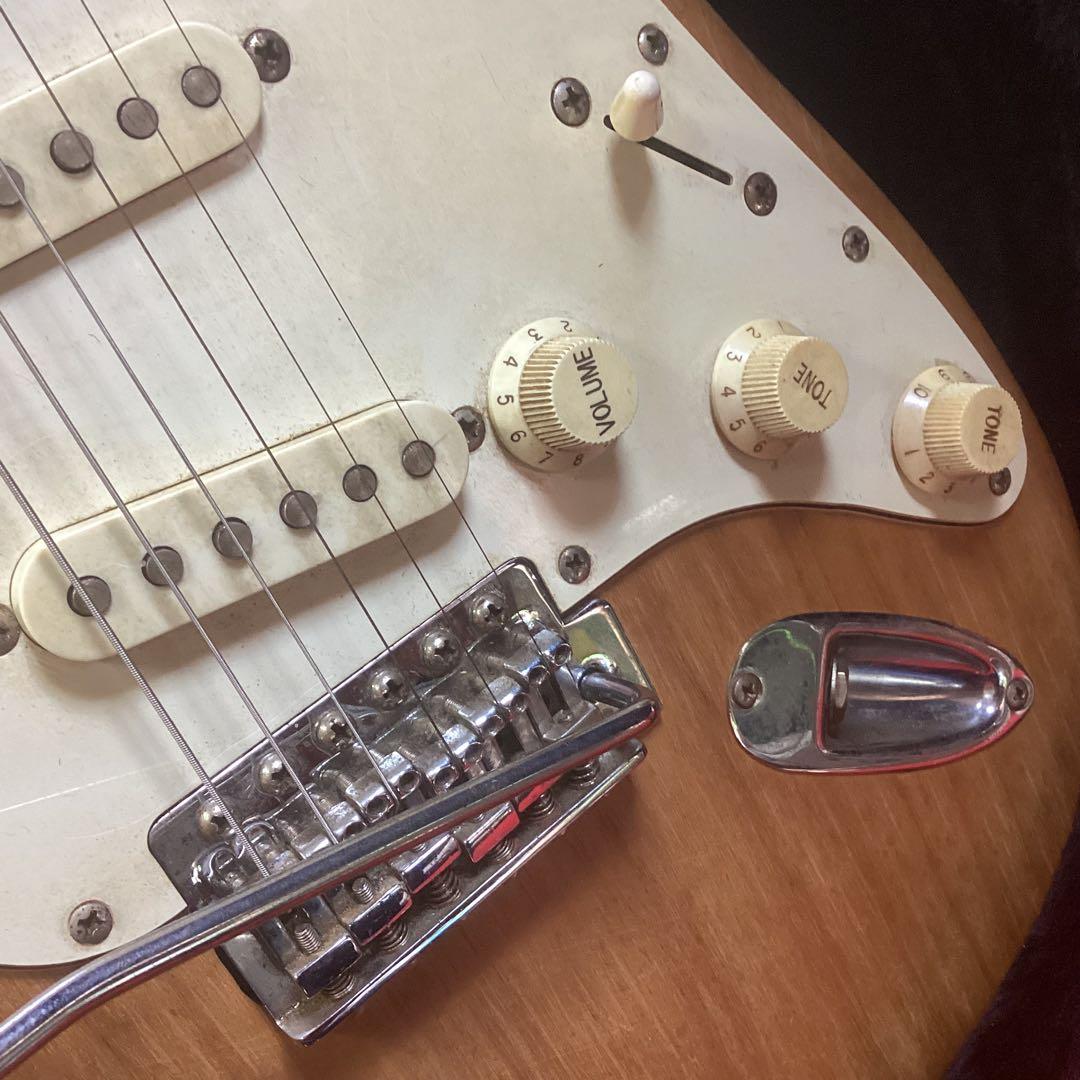 エレキギター ハードケース付き動作品