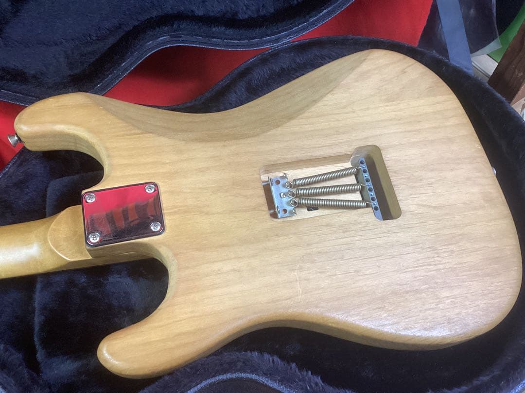 エレキギター ハードケース付き動作品