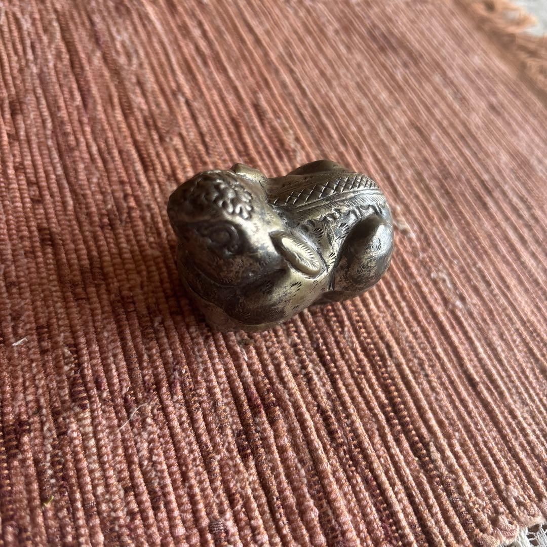 金属製 ウサギの彫刻 小型