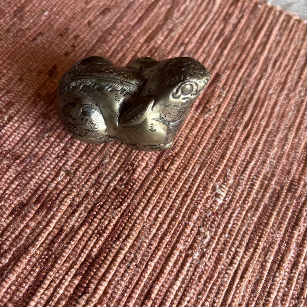 金属製 ウサギの彫刻 小型