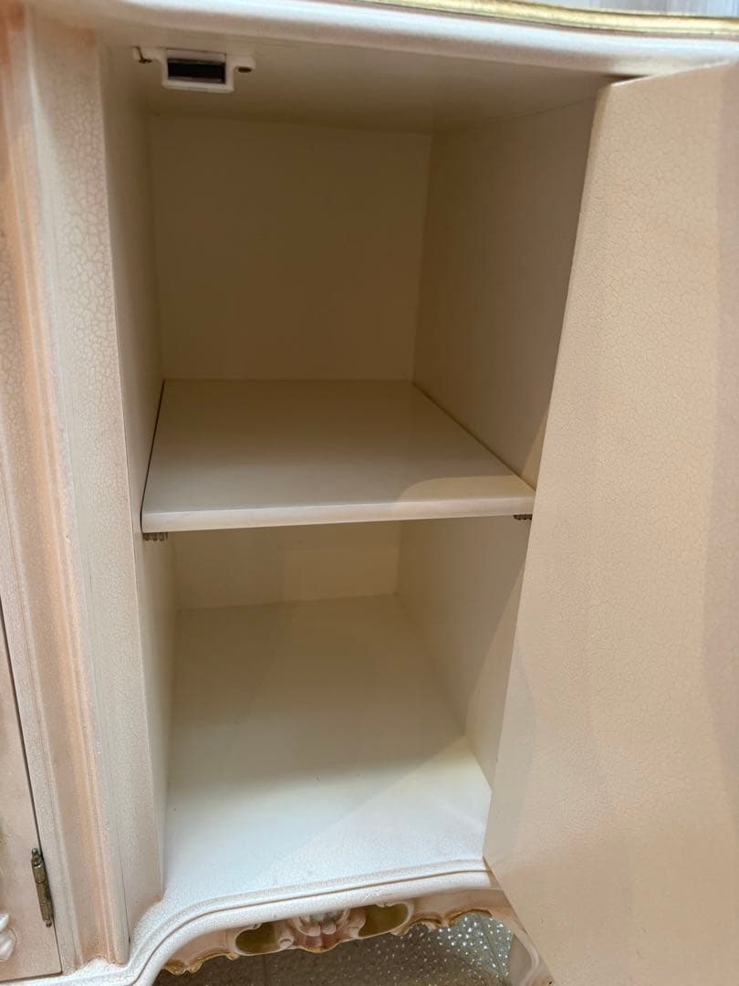 ロココ調　テレビ台