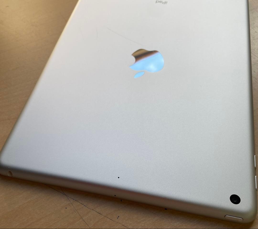 iPad 第5世代　A1822　Wi-Fiモデル　シルバー　32GB 美品　#7