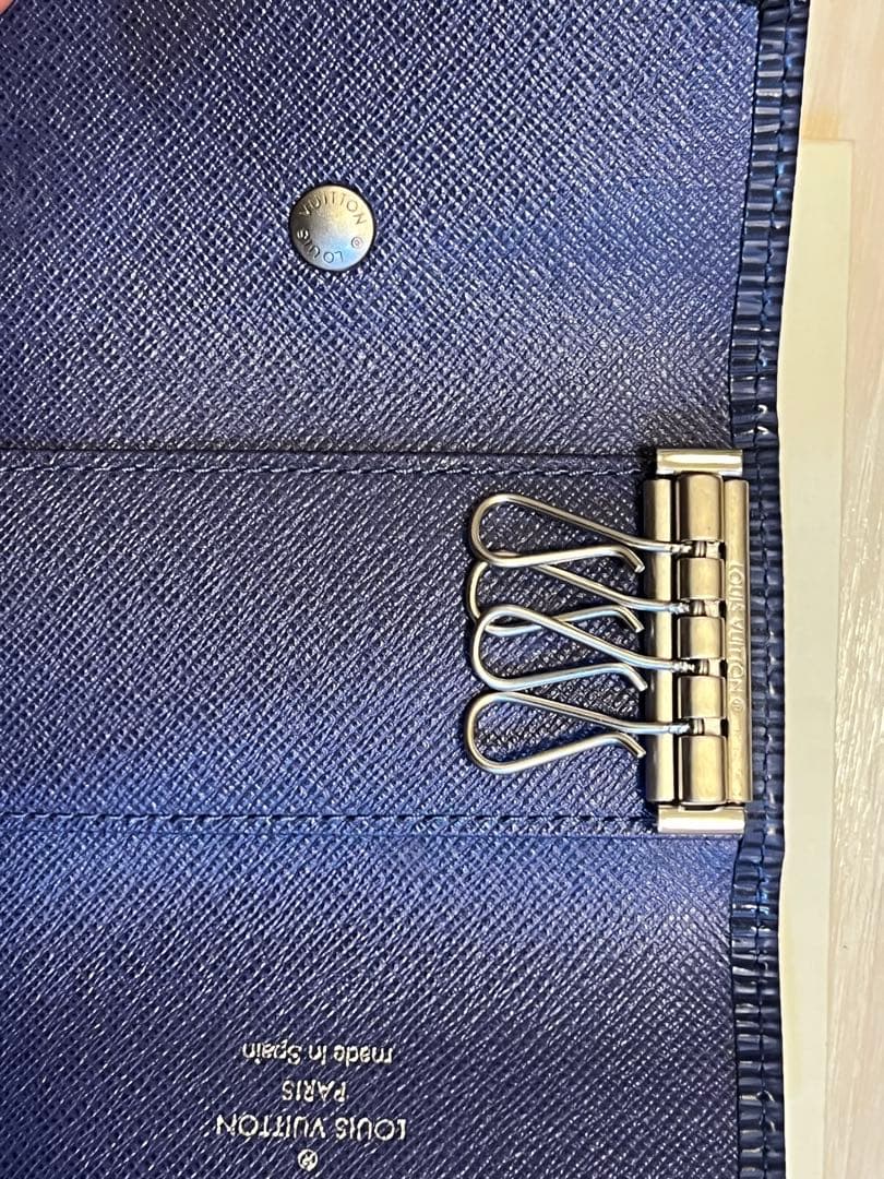 ルイヴィトン エピ キーケース 未使用 ミュルティクレ4 箱・袋付 美品