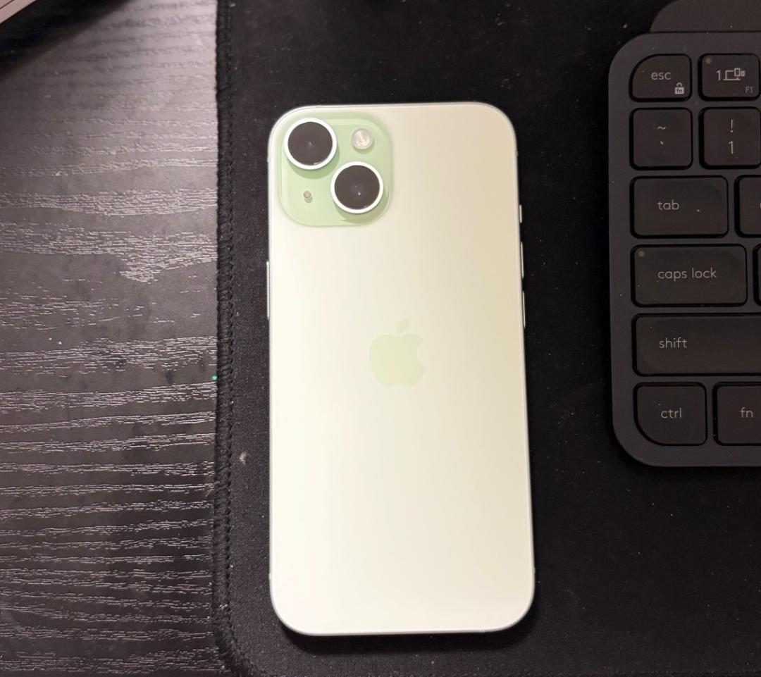 《美品》バッテリー90% - iPhone 15 グリーン 128GB