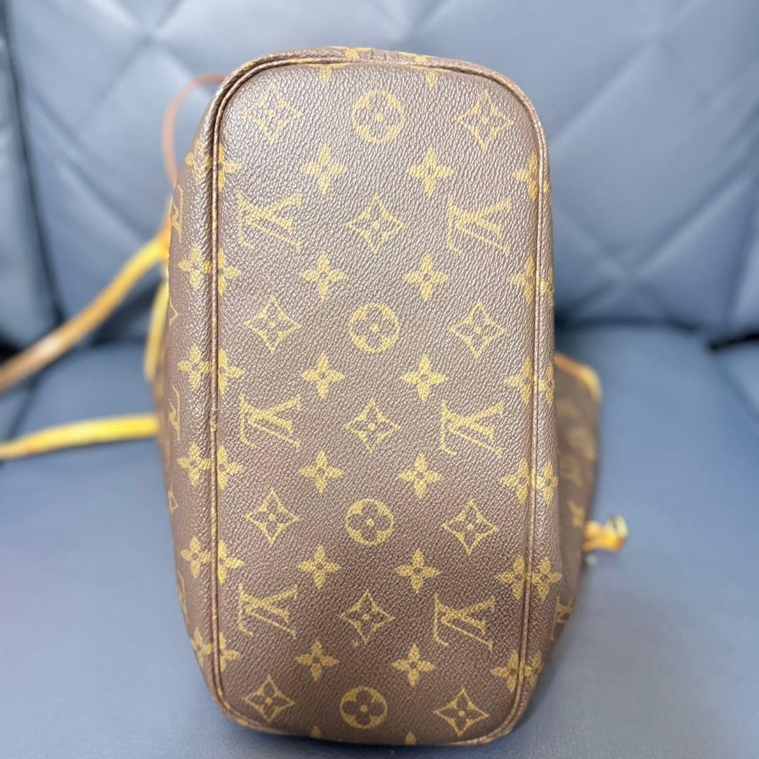 ハンドバッグ　LOUIS VUITTON ネヴァーフル
