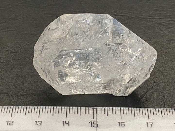 ダイヤモンドクォーツ　ハキマー　レインボー入り　49g