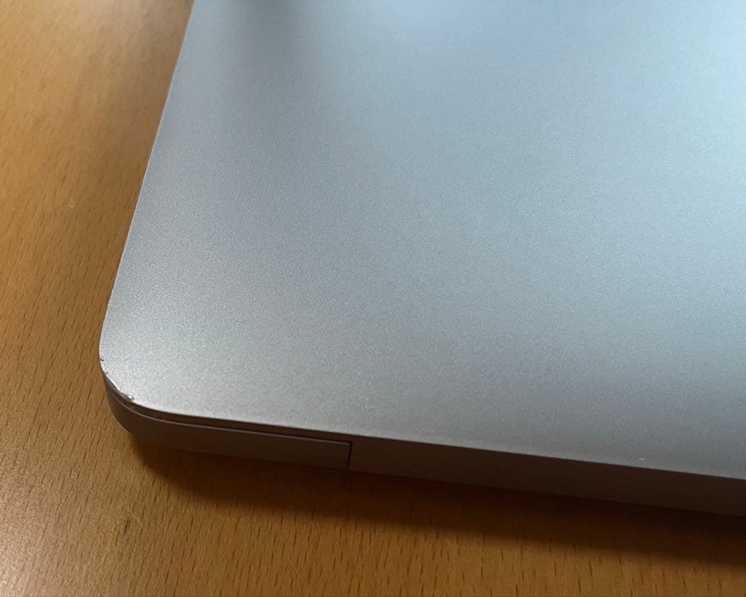MacBook Air (i5 16GB 2020年)