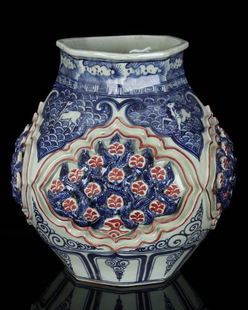 中国古玩 青花釉裏紅透彫花弁麒麟紋壺 唐物 飾壺 花瓶 時代物 古美術 骨董品