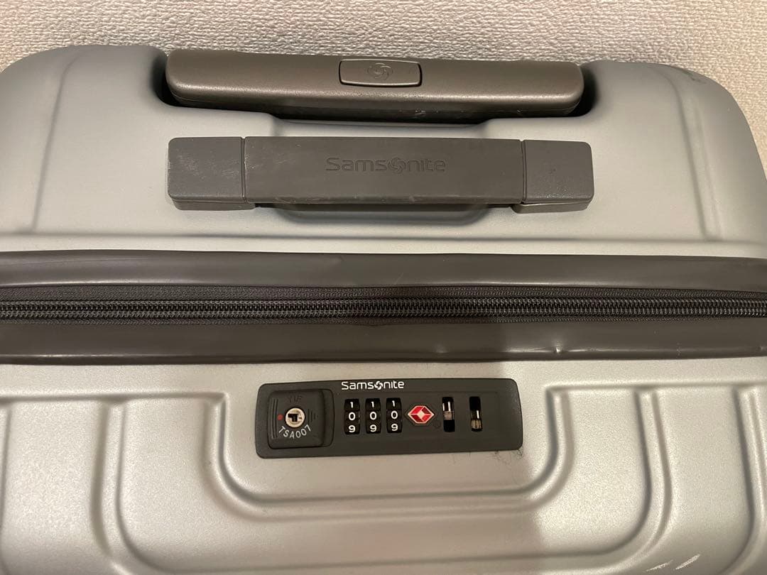 Samsonite│レヴァック スピナー 57 マットシルバー