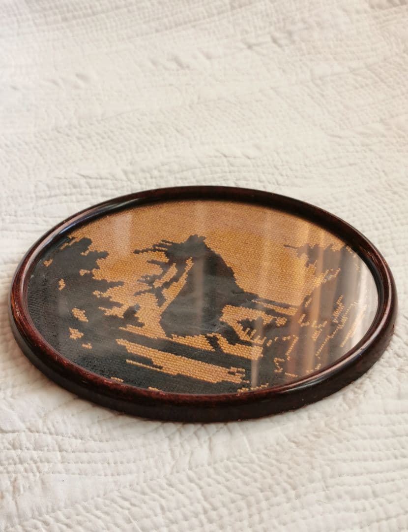 アンティーク ツヴィスト刺繍 樅の森林とトナカイ マホガニー/ウォールナット額