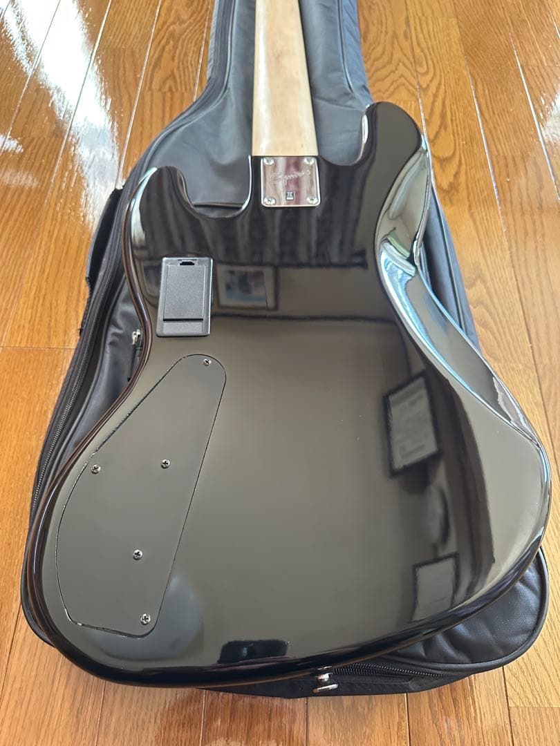 [美品]Squier Deluxe Jazz Bass Active V