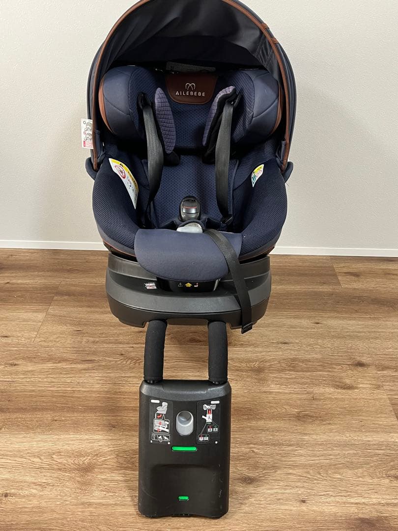 エールべべ チャイルドシート　クルットR ネイビー