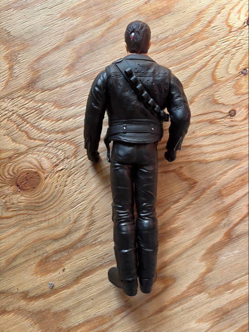 ターミネーター2フィギュア　T-800約30cm