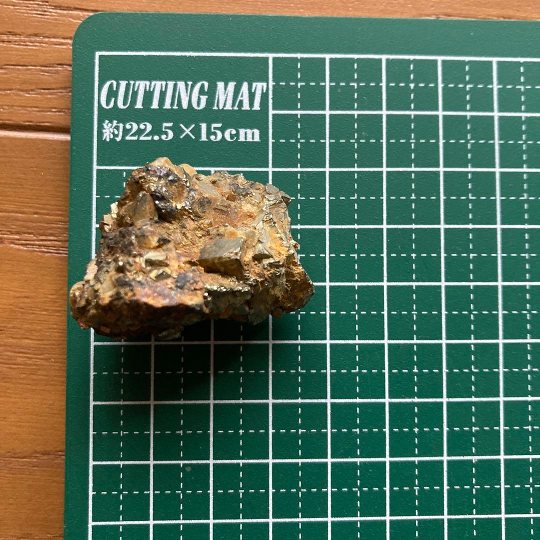 黄鉄鉱、アメジスト